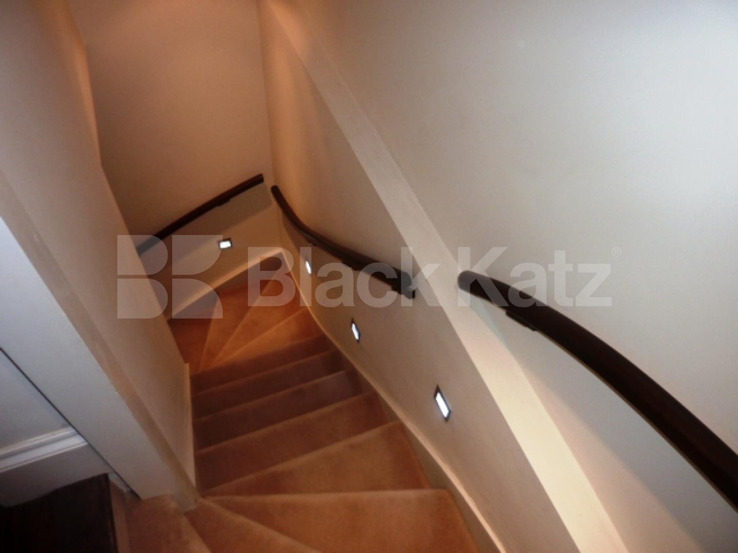 			UNDER OFFER!, 2 Bedroom, 1 bath, 1 reception Flat			 Albany Street, REGENTS PARK / CAMDEN